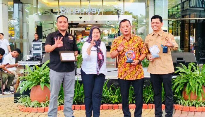 Puncak HPSN 2025, PWI Kabupaten Tangerang Raih Penghargaan ‘Jurnalis Hijau’ dari Pemkab Tangerang