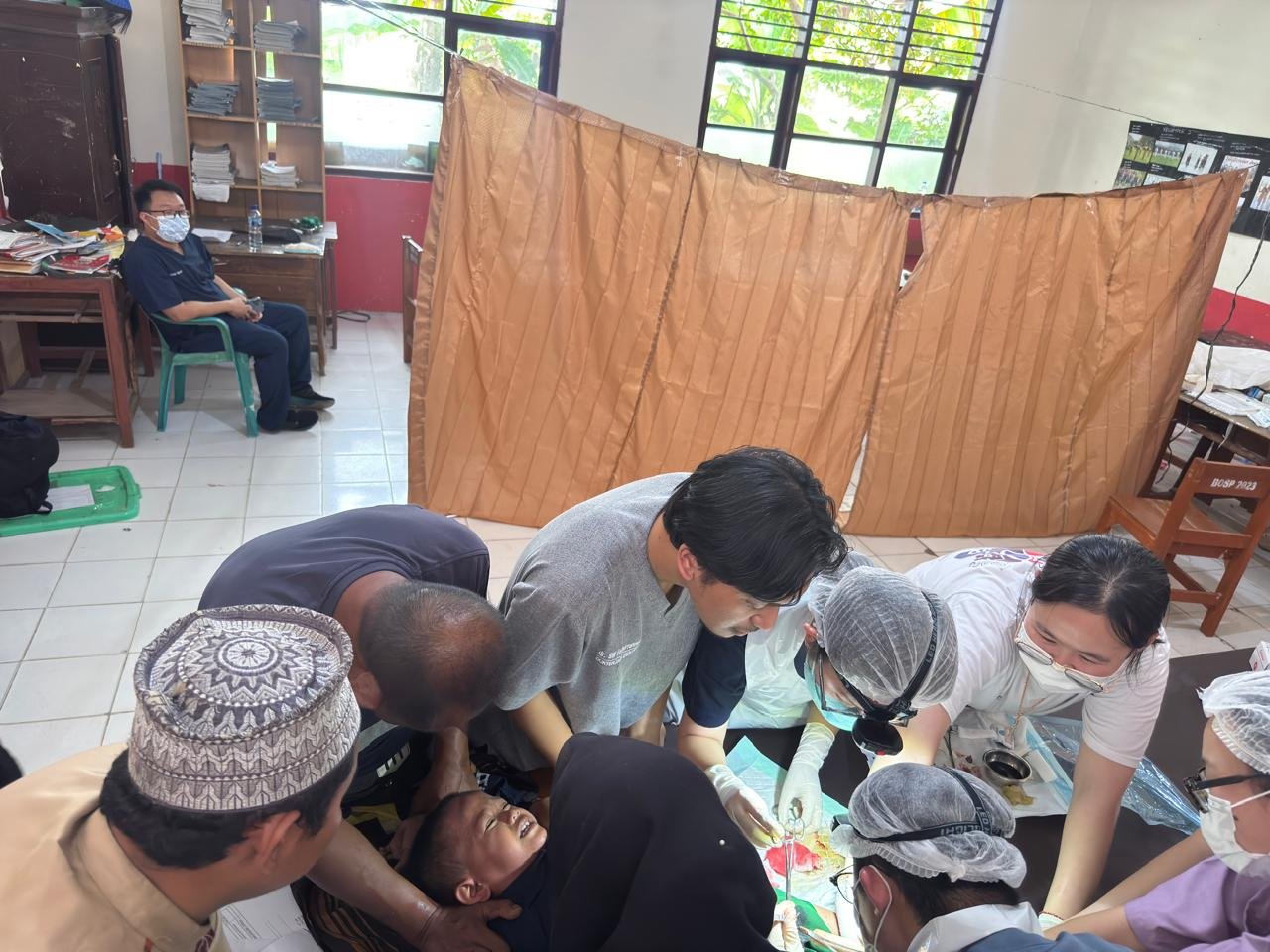Desa Kosambi Kecamatan Sukadiri kabupaten Tangerang menyelenggarakan Bhakti sosial KAMBUI 2025, " Anutara" Kegiatan yang di kemas dengan Sunatan masal dan Bazar sembako murah,