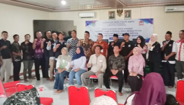 Camat Kresek Hadiri Acara MUSDESUS Pembentukan Koperasi Merah Putih Desa Pasir Ampo
