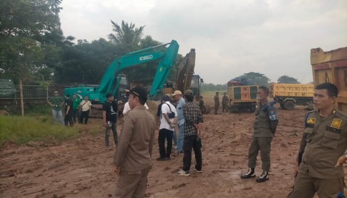Akhirnya Resmi Aktvitas Galian Tanah di Desa Bakung Kecamatan Kronjo, Ditutup