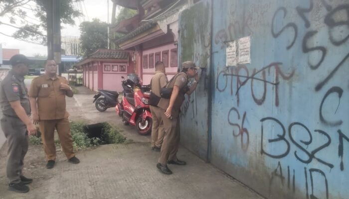 Bau Menyengat Tercium, Gerbang Tertutup: Sidak Satpol PP Dinilai Tak Maksimal