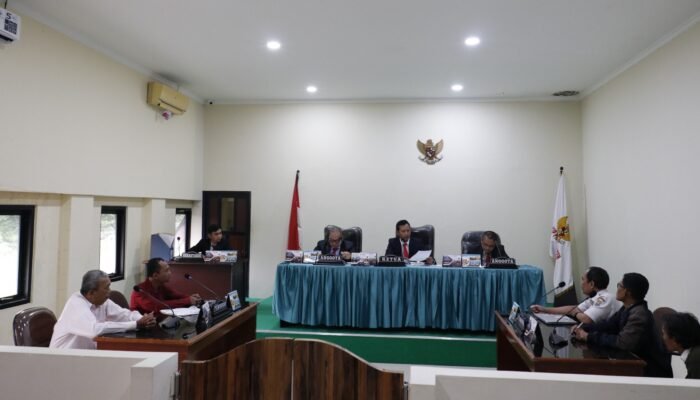 Agenda Penyelesaian Sengketa Informasi Publik Desa Tanah Merah Kembali Ditunda, Ini Penyebabnya