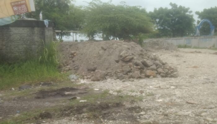 Pengangkutan Material Ex Pabrik Besi di Gintung Dipertanyakan, Ancaman bagi Kesehatan dan Lingkungan