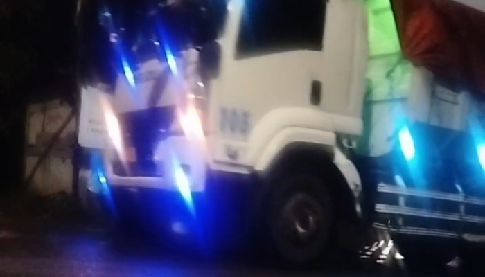 Edaran Bupati Tangerang Tak Dihiraukan, Truk Tanah Bersumbu Tiga Tetap Melintas di Jalan Kali Cirarab