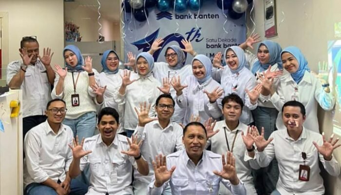 Bank Banten Merayakan Ultah 1 Dekade, Jajaran KCP Ciledug Sambut Dengan Keceriaan Dan Do’a.