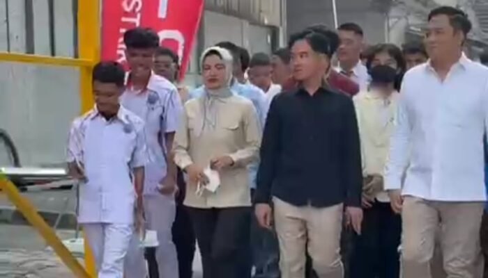 Mas Gibran, Tinjau Langsung Industri Motor Listrik di Balaraja, Tangerang