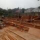 Proyek Lanjutan TRK SMPN 3 Legok, Diduga Gunakan Kayu Bekas