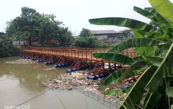 Jembatan Kayu Penghubung Kampung Gili Miring – Kepuh Baru Diduga Tanpa Izin, Sekcam Teluknaga Tegaskan Aturan