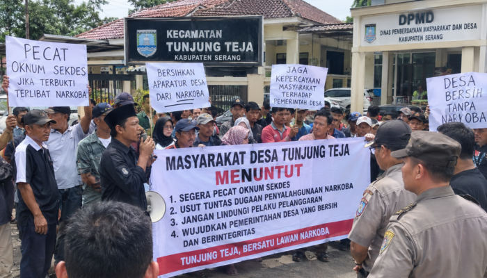 Aksi Warga Desa Tunjung Teja, Desak Pemecatan Oknum Sekdes Terkait Dugaan Penyalahgunaan Narkoba
