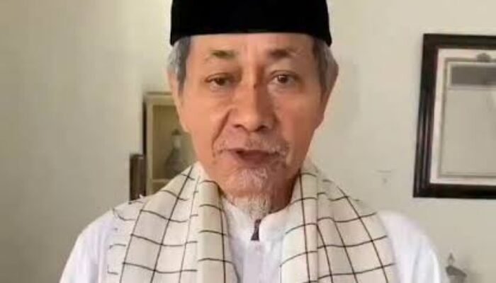 KH EMBAY MULYA SYARIEF LAYAK DIJADIKAN PENASEHAT AHLI KAPOLRI : SINERGI ULAMA, JAWARA DAN POLRI UNTUK STABILITAS NASIONAL